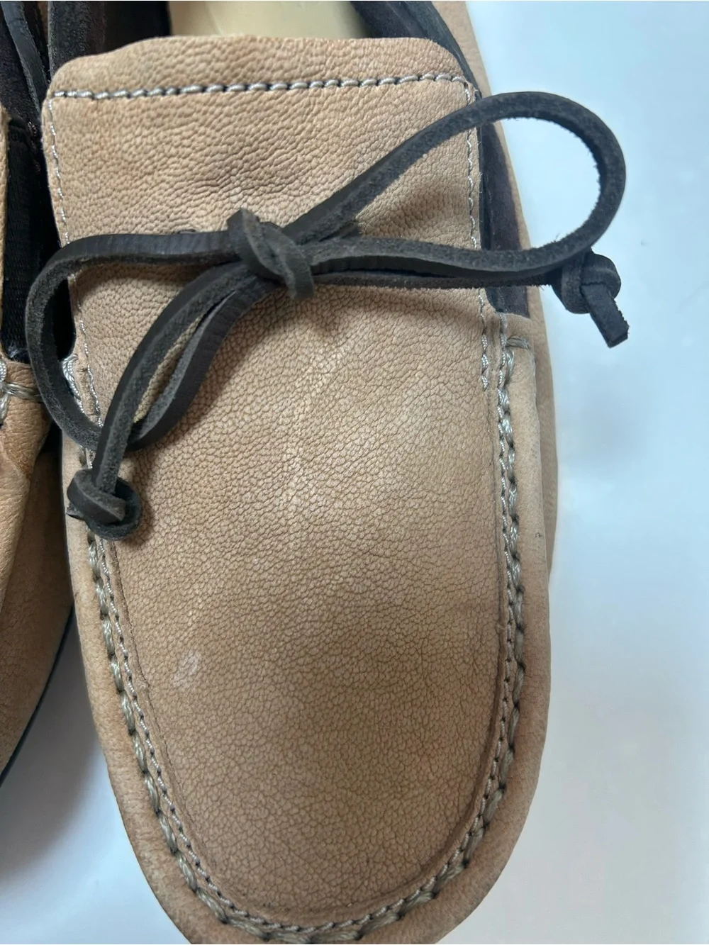 UGG KARSON TS TAN LEATHER DRIVING MOCS. NWOB MENS SiZE 7
